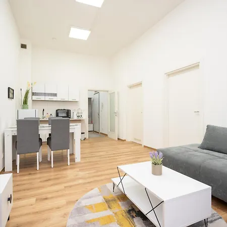 Moonstone 4 Apartman *